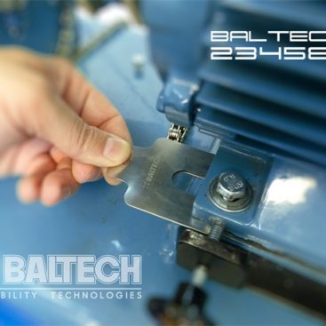 Système d'alignement d'axe de BALTECH SA-4100 avec des indicateurs de cadran  sur la base d'un ordinateur de poche - BALTECH GmbH